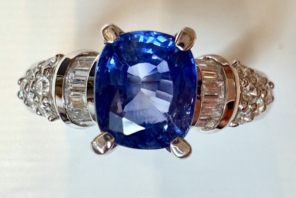 2.64ct Natural Blue Sapphire & 0.32ct Diamond Ring - image 1