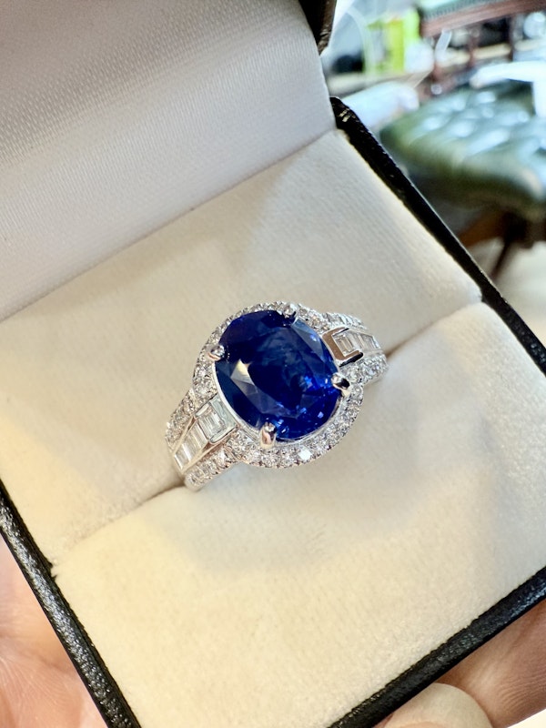 3.05ct Natural Blue Sapphire & 0.49ct Diamond Ring - image 7