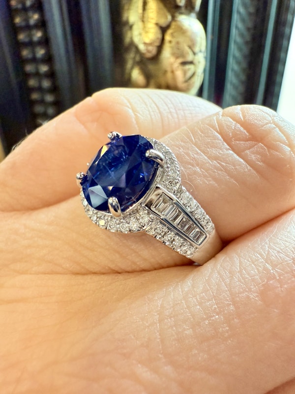 3.05ct Natural Blue Sapphire & 0.49ct Diamond Ring - image 4