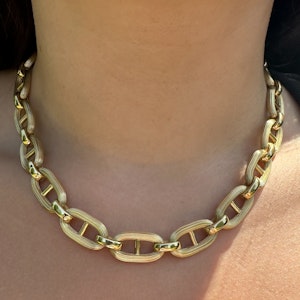 1980s Textured Mariners Chain Necklace. Saddingtons Jewellery Stand 375