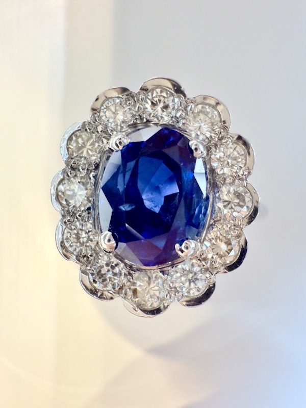 2.00ct Natural Blue Sapphire & 0.50ct Diamond Ring - image 3
