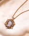 Downstairs at Grays: A very fine Hard stone (Carnelian), Cameo Pendant surrounded by five Natural Pearls and Diamonds in 15 carat (tested), Yellow Gold. Circa 1870 - image 1