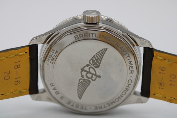 Breitling Navitimer Automatic 35 - image 8