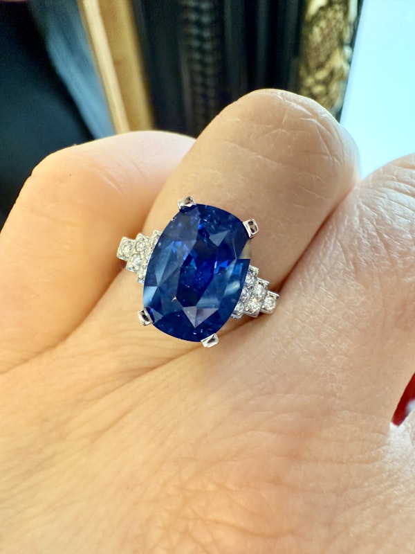 5.40ct Natural Blue Sapphire & Diamond Ring - image 5