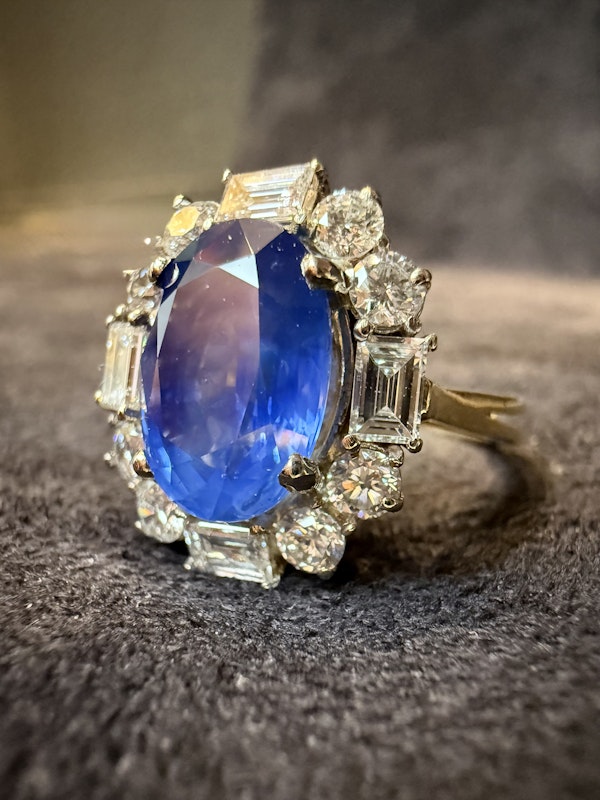 4.86ct Natural Blue Sapphire & 2.00ct Diamond Ring - image 4