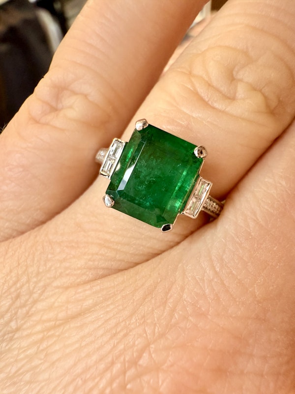 3.90ct Natural Emerald Ring - image 4