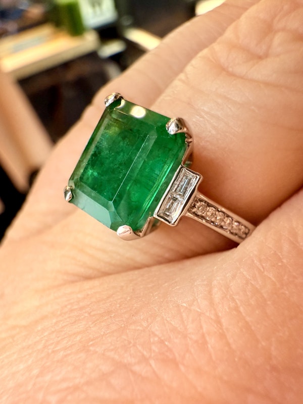 3.90ct Natural Emerald Ring - image 3