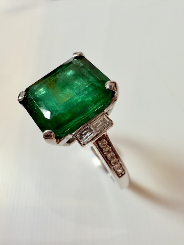 3.90ct Natural Emerald Ring - image 1