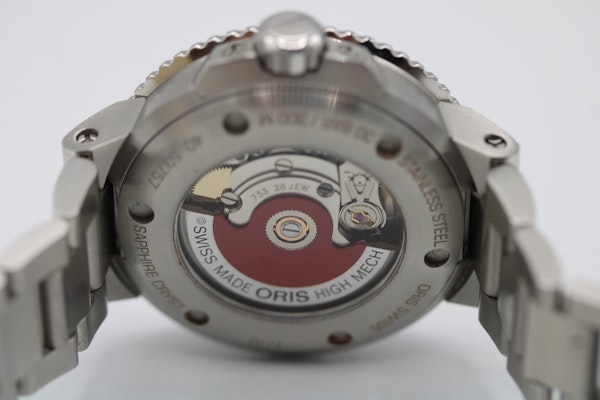 Oris Aquis Date 733 7770 4157-07 8 18 Aquis Date  01 05p Green 2024 - image 10