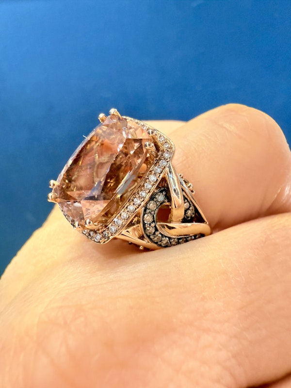 9.00ct Morganite & Diamond Ring. - image 9
