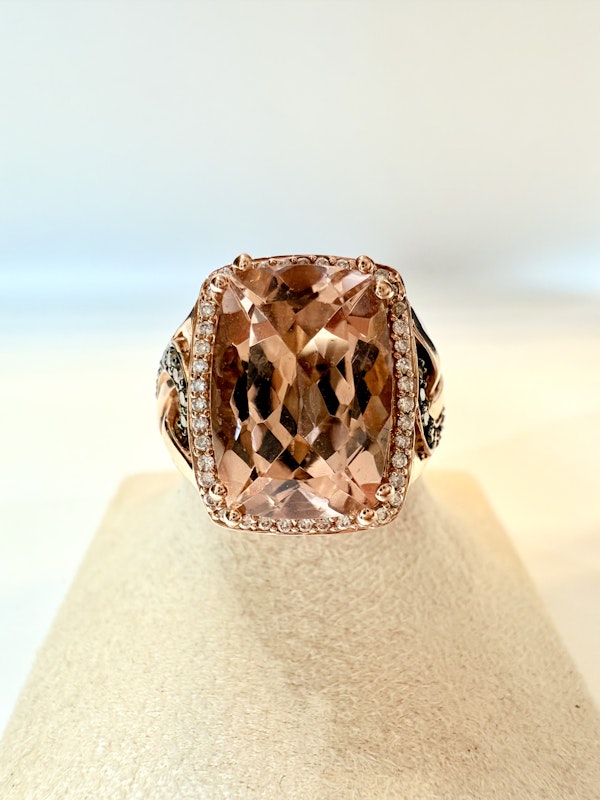 9.00ct Morganite & Diamond Ring. - image 5