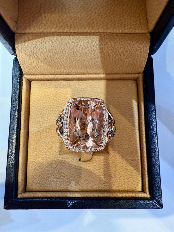 9.00ct Morganite & Diamond Ring. - image 7