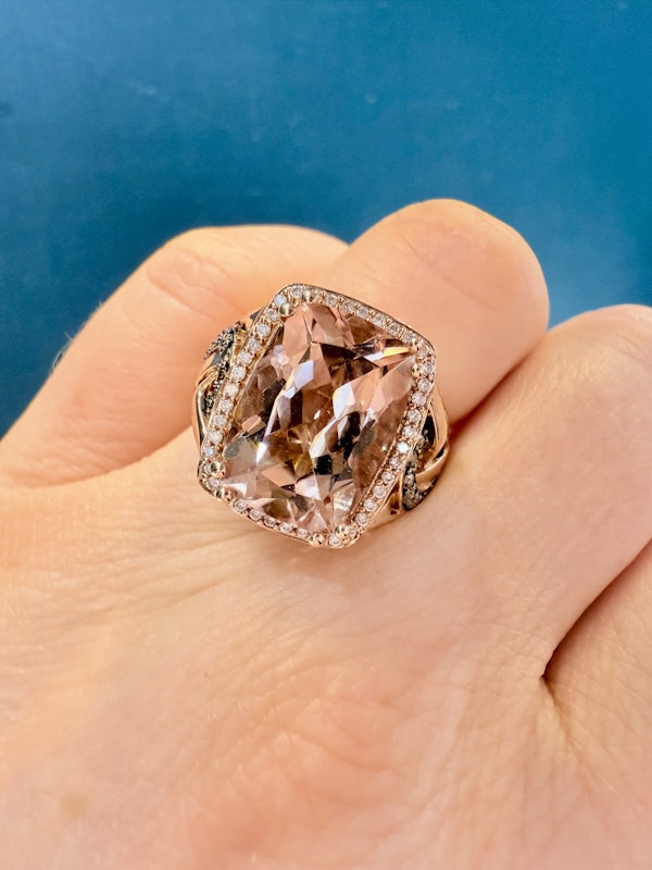 9.00ct Morganite & Diamond Ring. - image 8