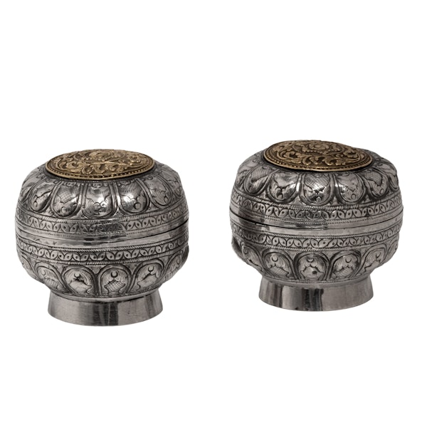 Two Straits Chinese Betel-nut or sireh containers, Solid Silver, 19th century - image 2