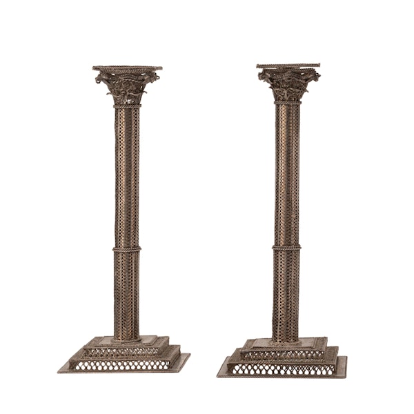 A fine pair of late 18th/ early 19th century silver and silver gilt filigree candlesticks, probably Dutch. - image 3
