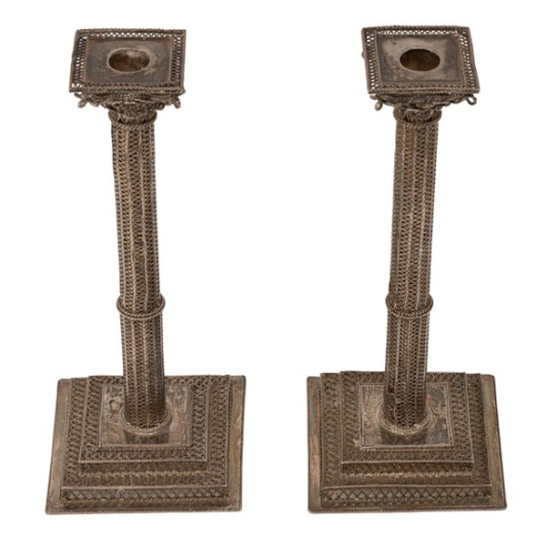 A fine pair of late 18th/ early 19th century silver and silver gilt filigree candlesticks, probably Dutch. - image 5