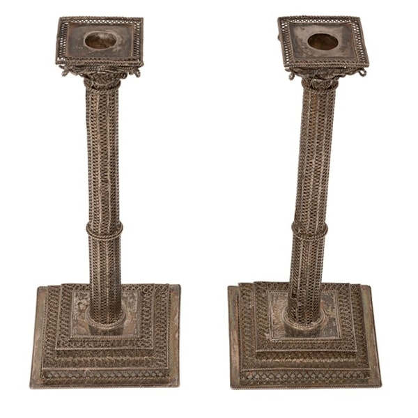 A fine pair of late 18th/ early 19th century silver and silver gilt filigree candlesticks, probably Dutch. - image 6