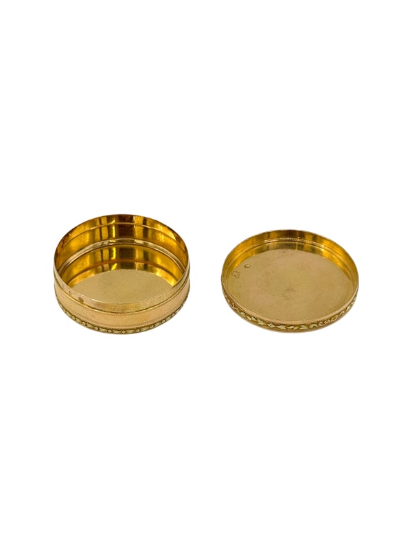 18th century French gold 18ct snuff box. - image 6