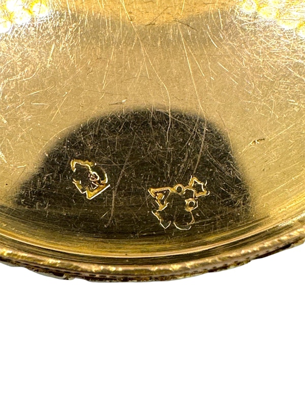 18th century French gold 18ct snuff box. - image 8