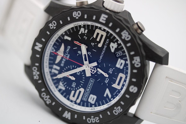 Breitling Endurance Pro X823101 - image 12