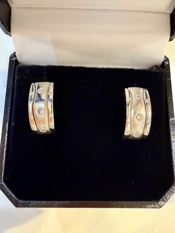 0.40ct Diamond Earrings - image 8