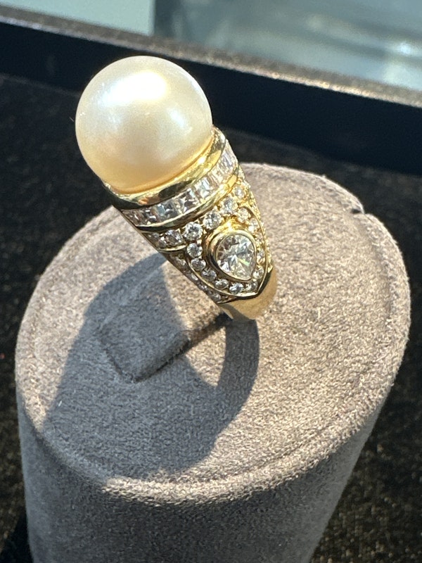Bulgari pearl and diamond ring - image 5