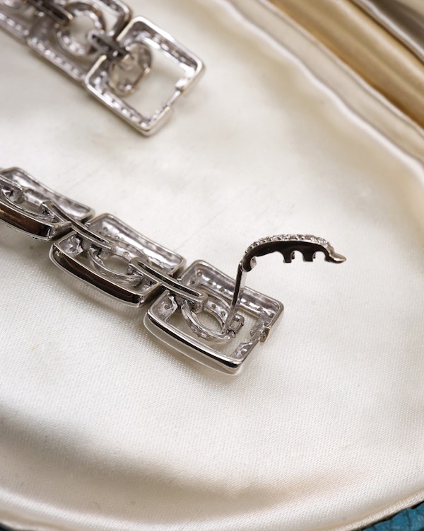 Downstairs at Grays: 18ct White Gold (marked) 7+cts Art Deco Style Diamond Bracelet, Preowned - image 4