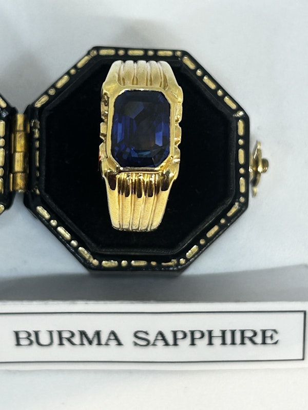 2.91ct Burmese Sapphire Ring at Deco&Vintage Ltd - image 3