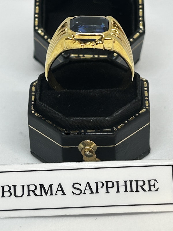 2.91ct Burmese Sapphire Ring at Deco&Vintage Ltd - image 4