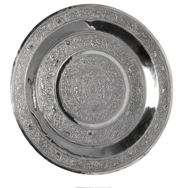 A fine example of Sri Lankan (Ceylon) silver production, this monumental tray (c. 1900) - image 4