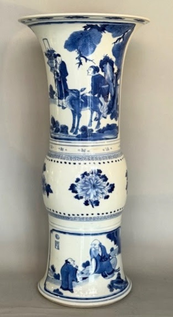 A FINE CHINESE BLUE AND WHITE 'GU' VASE - image 2