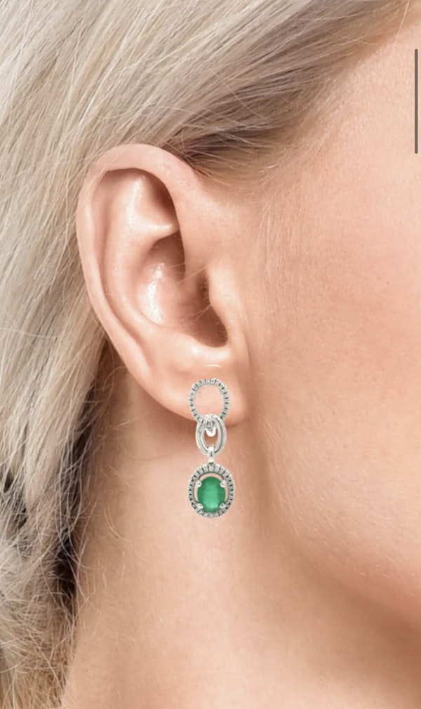 18k gold Mauboussin emerald & diamond eastings - image 3