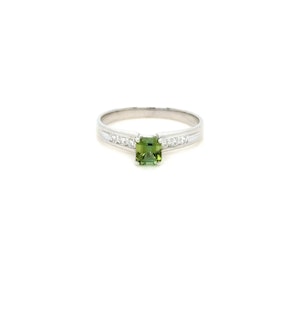 18k gold Green Tourmaline & diamond ring