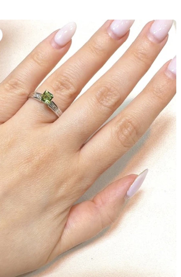 18k gold Green Tourmaline & diamond ring - image 2