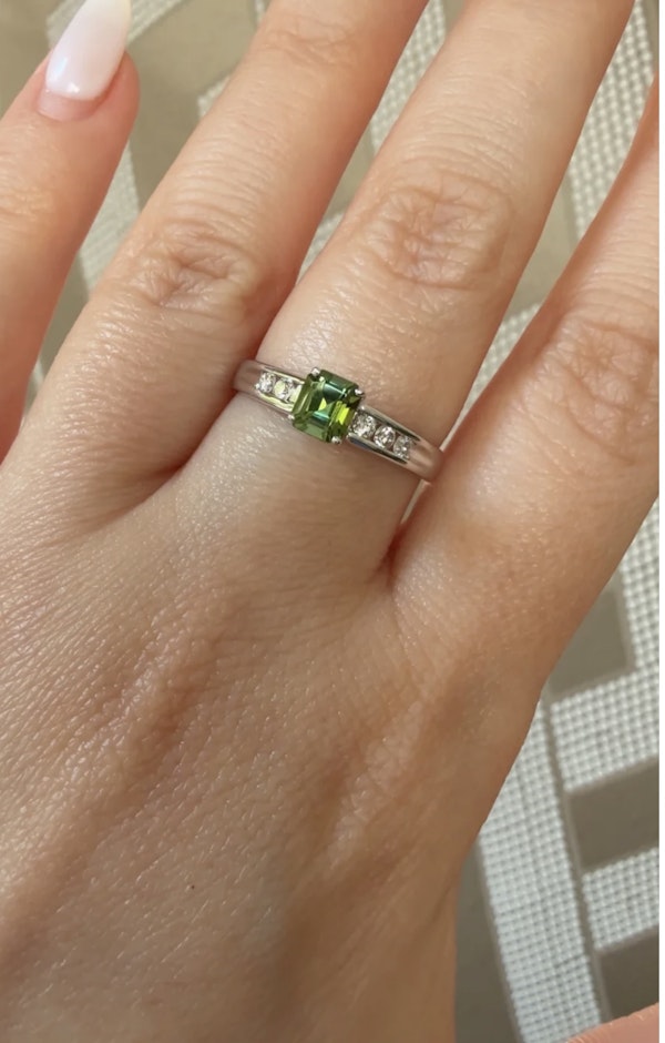 18k gold Green Tourmaline & diamond ring - image 4