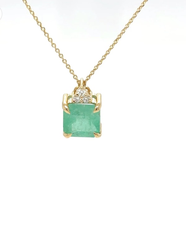 9K gold Colombian emerald pendant necklace - image 1