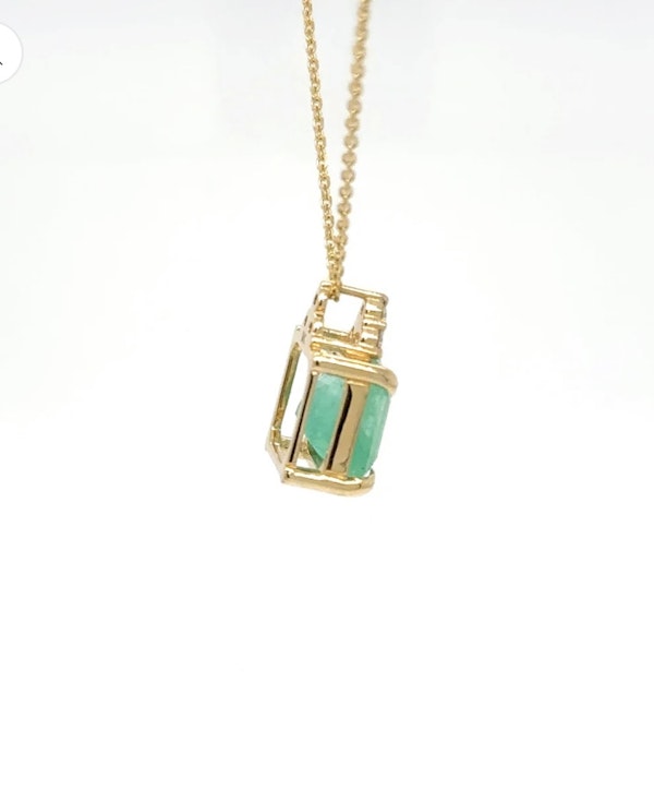9K gold Colombian emerald pendant necklace - image 3