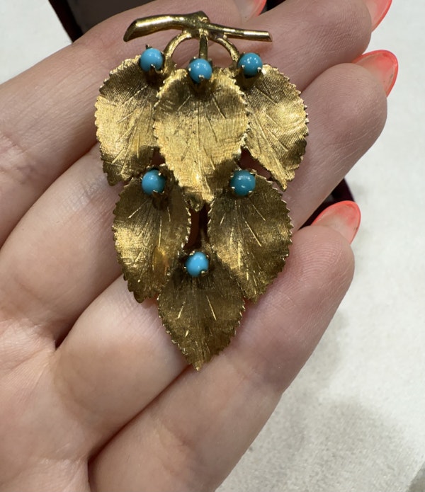 Antique 18k gold leaf brooch with turquoise - image 2