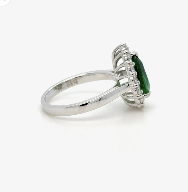 18k gold 2.03ct. Pear shape Tsavorite & diamond ring - image 3