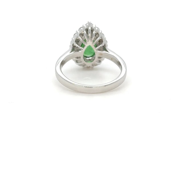 18k gold 2.03ct. Pear shape Tsavorite & diamond ring - image 5