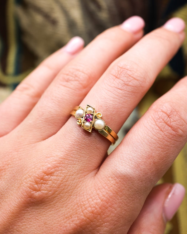 Downstairs at Grays: A stunning 18 Carat Yellow Gold Crossover Ring with Ruby and Pearls - image 3