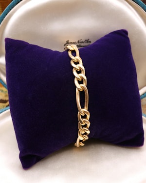 Downstairs at Grays: An exquisite Italian 9ct yellow gold bracelet, circa 1990