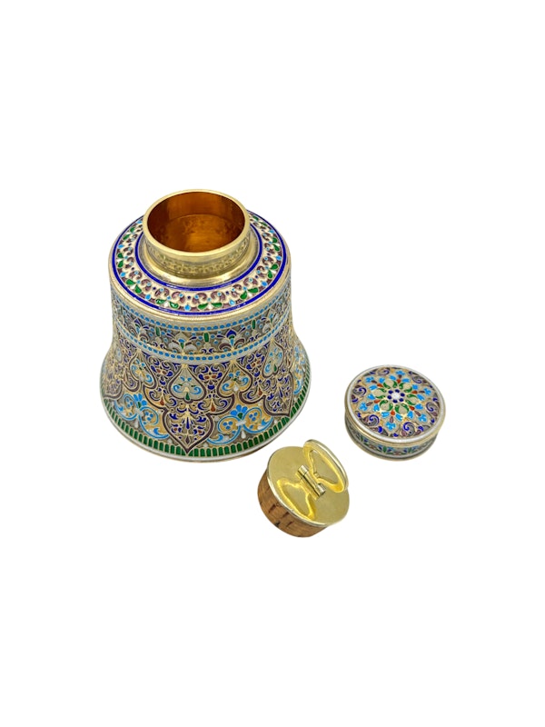 Russian silver gilt and cloisonné enamel tea caddy, Moscow, c.1900 by Antip Kuzmichev. - image 4