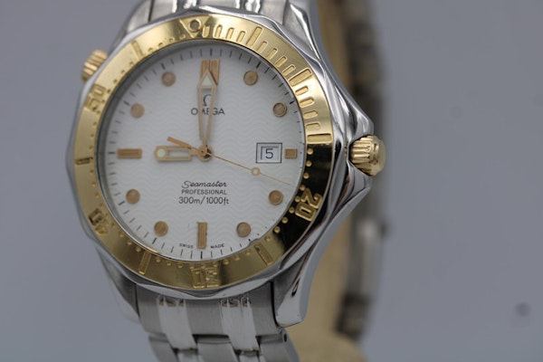 Omega Seamaster 2442.20.00 White Dial Quartz - image 10