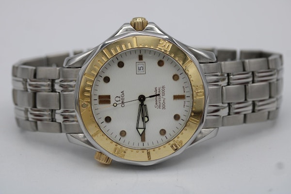 Omega Seamaster 2442.20.00 White Dial Quartz - image 7