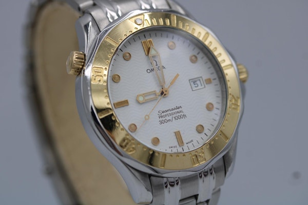 Omega Seamaster 2442.20.00 White Dial Quartz - image 8