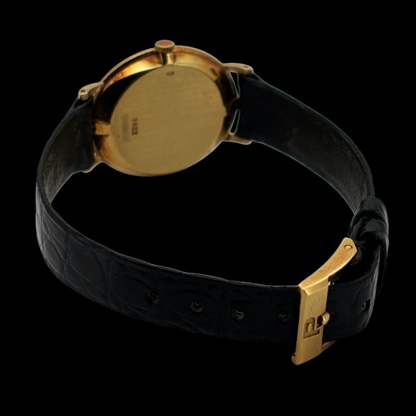 PIAGET VINTAGE 18KT YELLOW GOLD 9822 ONYX AND DIAMOND PAVE DIAL BOX & PAPERS 1982 - image 5