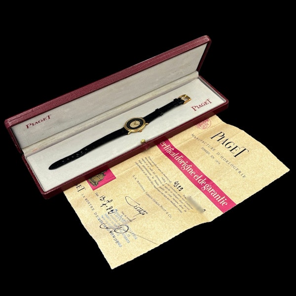 PIAGET VINTAGE 18KT YELLOW GOLD 9822 ONYX AND DIAMOND PAVE DIAL BOX & PAPERS 1982 - image 4