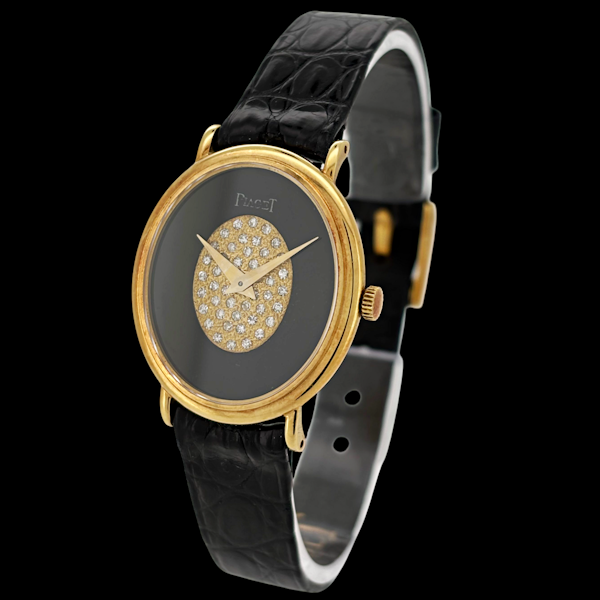 PIAGET VINTAGE 18KT YELLOW GOLD 9822 ONYX AND DIAMOND PAVE DIAL BOX & PAPERS 1982 - image 1