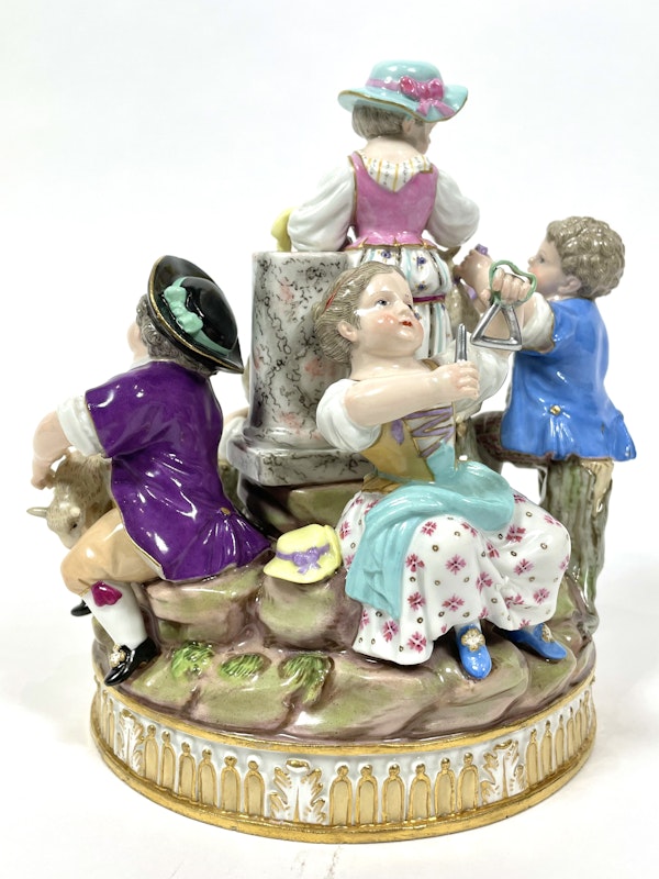 Meissen figurative group - image 3